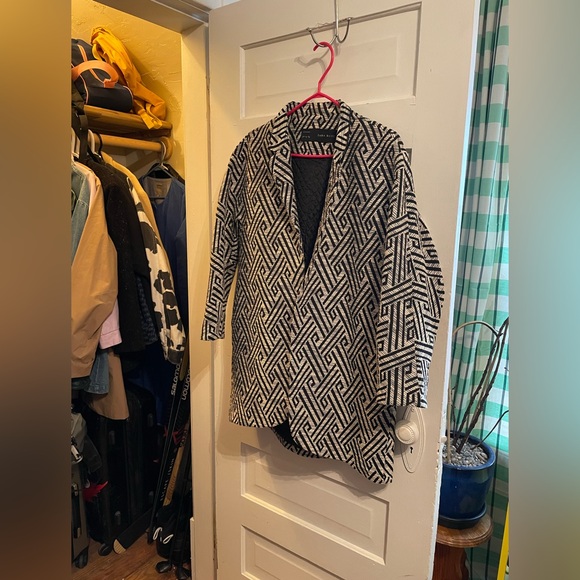 Geometric Coat from Zara - Picture 3 of 8